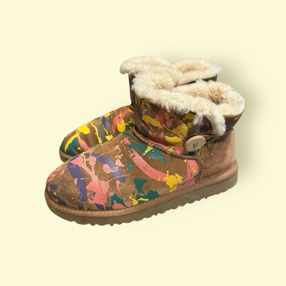 UGG Australia Kids Bailey Button Boots 🎨 Paint Splatter • Size 3 •Rare Find - Picture 1 of 3